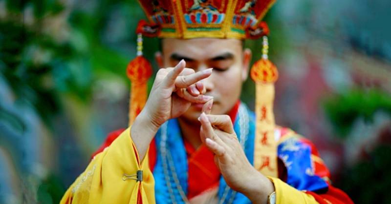 Nằm Mơ Thấy Thầy Cúng Điềm Gì? Quất Lô Đề Con Nào? 6 Mơ Nghe Thầy Cúng Tụng Niệm